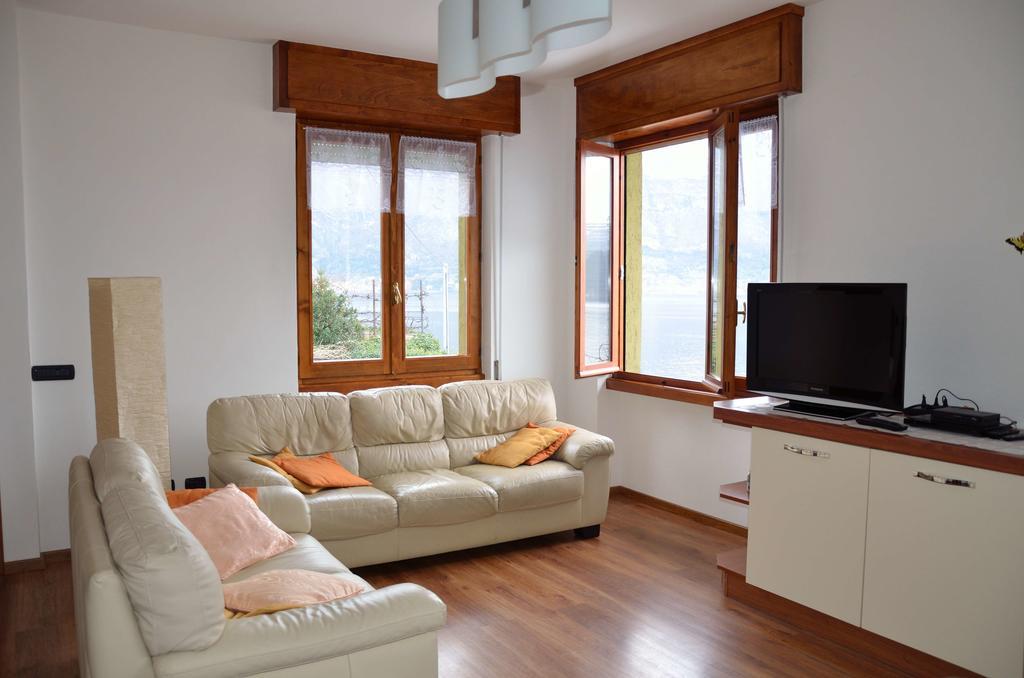 B&B Sosta Sul Lago Lezzeno Exterior foto