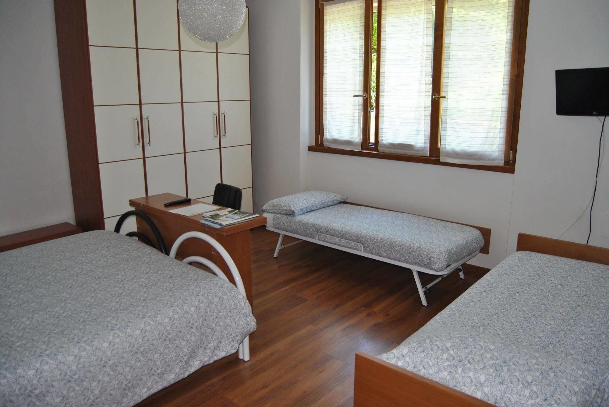 B&B Sosta Sul Lago Lezzeno Exterior foto