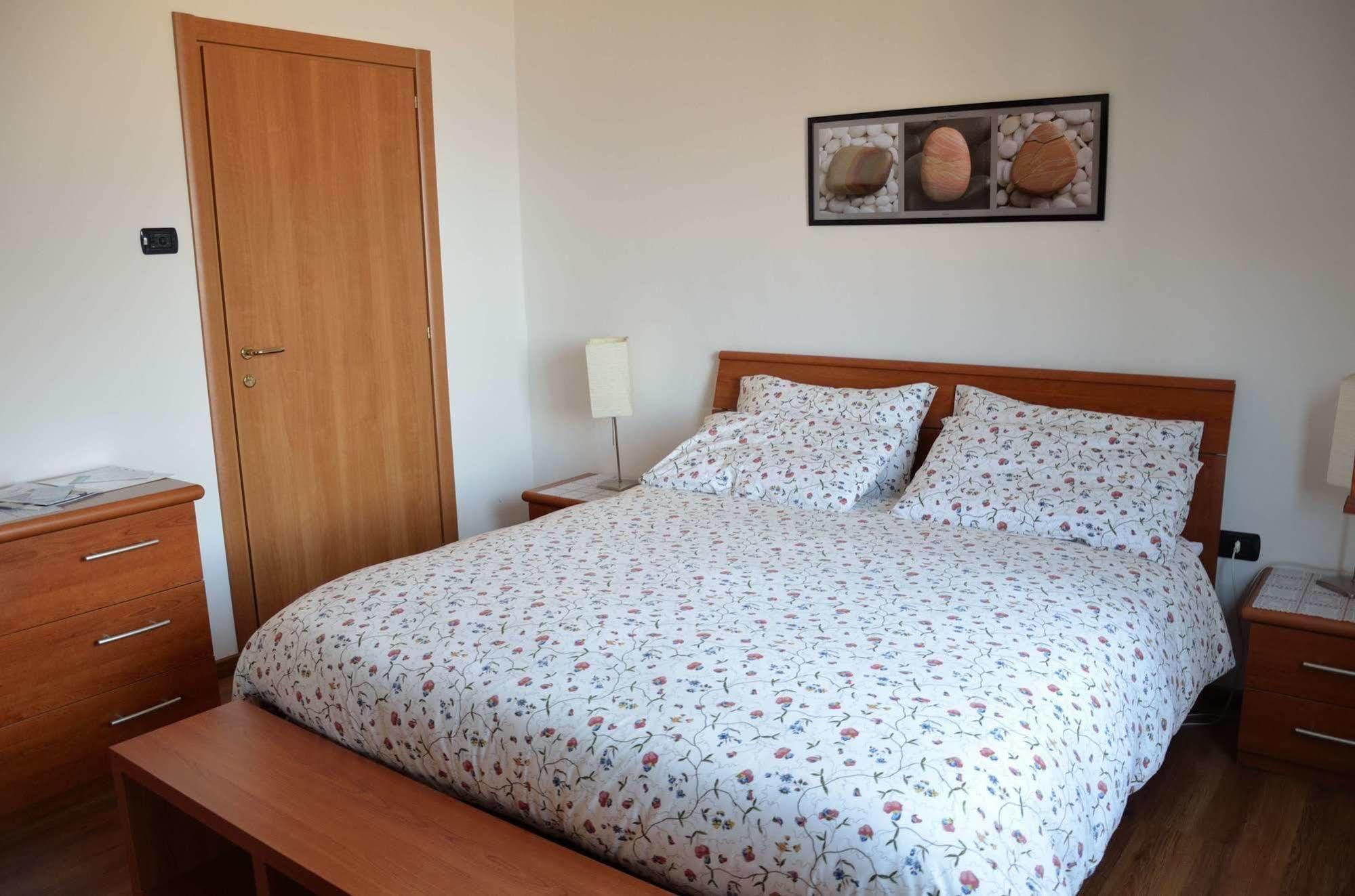 B&B Sosta Sul Lago Lezzeno Exterior foto